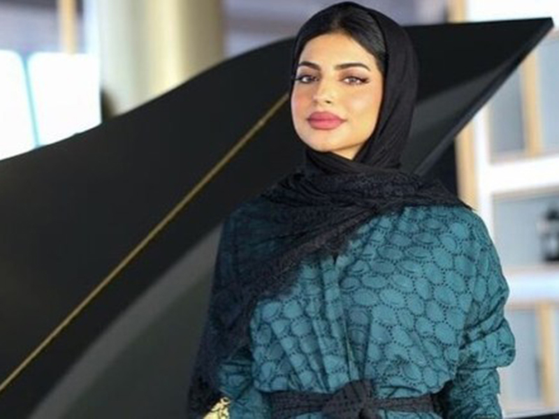 اضغط لمشاهدة الفيديو: سخرية واسعة من مدونة سعودية بسبب شركة ألبان شهيرة!